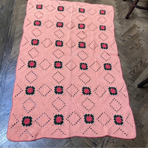 Bright cheerful vintage afghan crochet throw 49x 72 - Picture 5 of 5